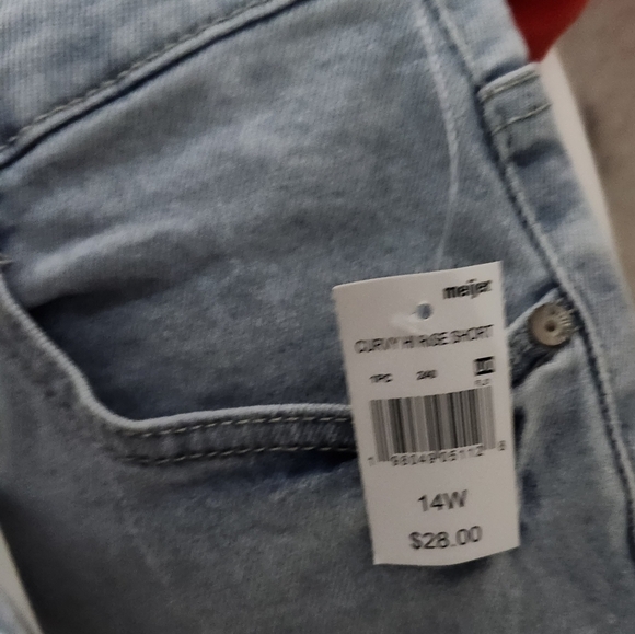 Wallflower The Fearless Curvy Super High Rise Shorty Shorts Size: 14W - Picture 5 of 9